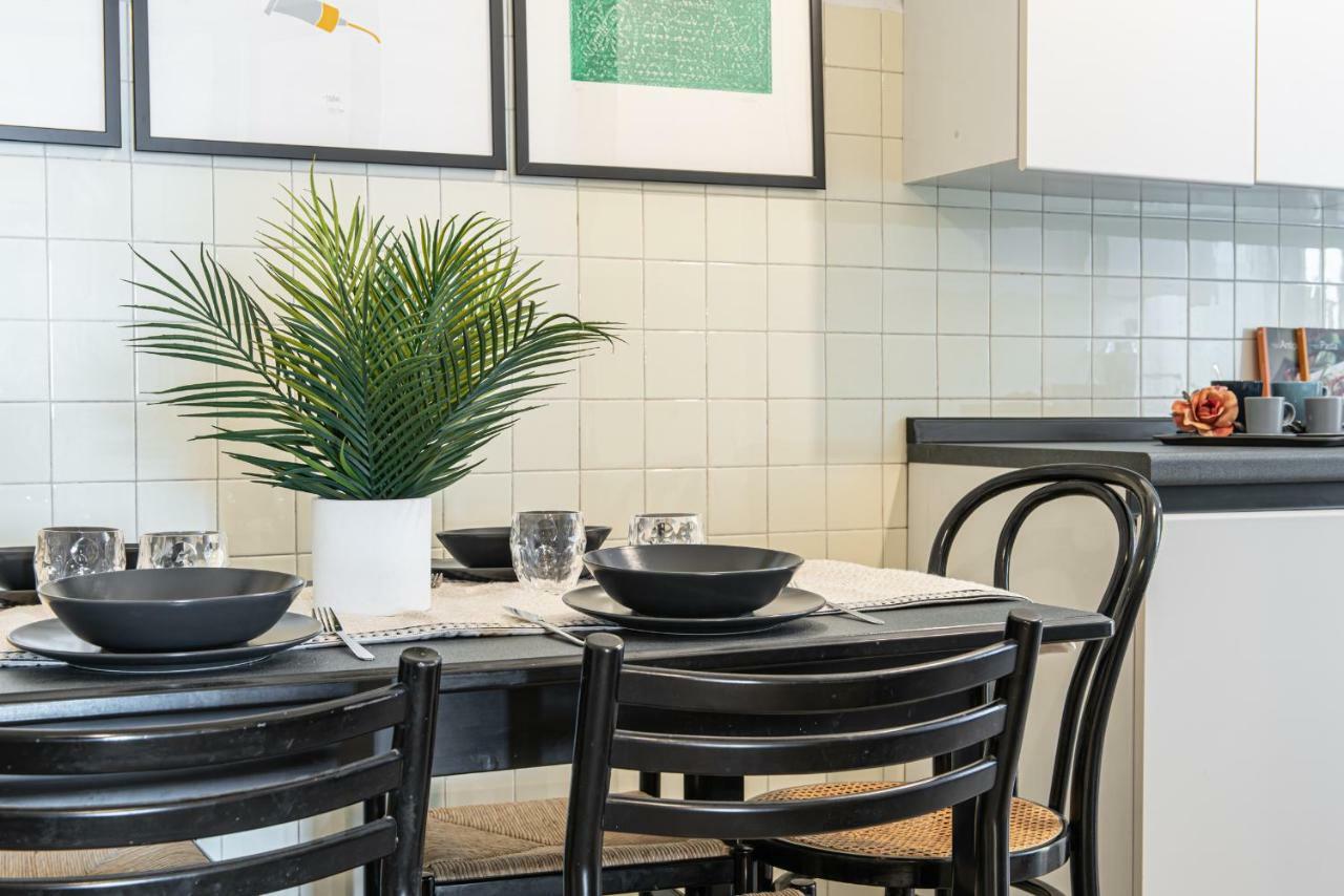 Joivy Sophisticated 3-Bed Flat With Desk Apartamento Milão Exterior foto