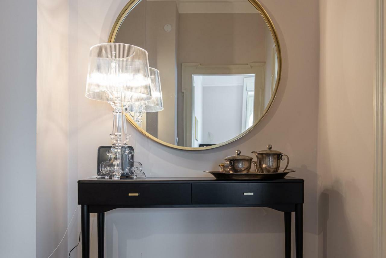Joivy Sophisticated 3-Bed Flat With Desk Apartamento Milão Exterior foto