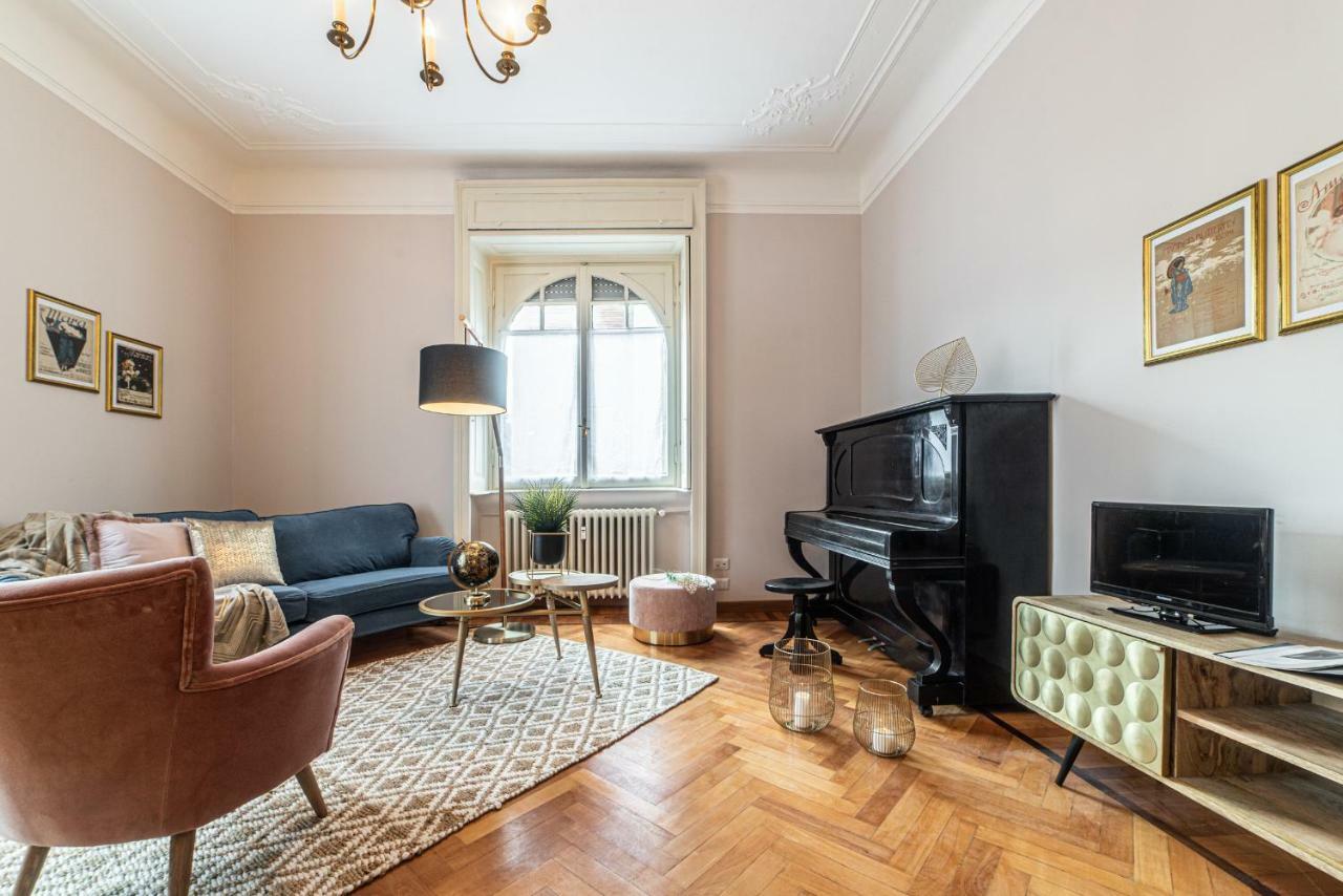 Joivy Sophisticated 3-Bed Flat With Desk Apartamento Milão Exterior foto