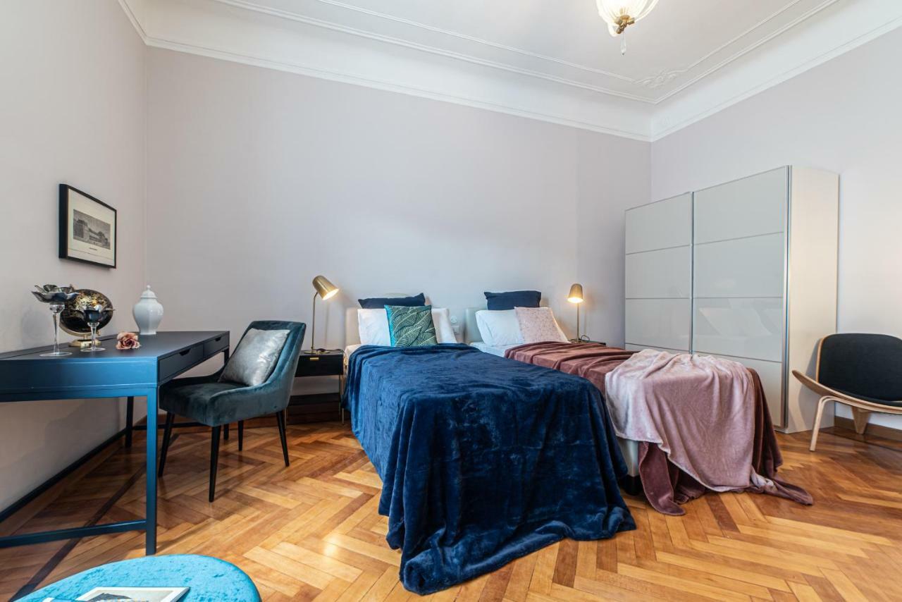 Joivy Sophisticated 3-Bed Flat With Desk Apartamento Milão Exterior foto