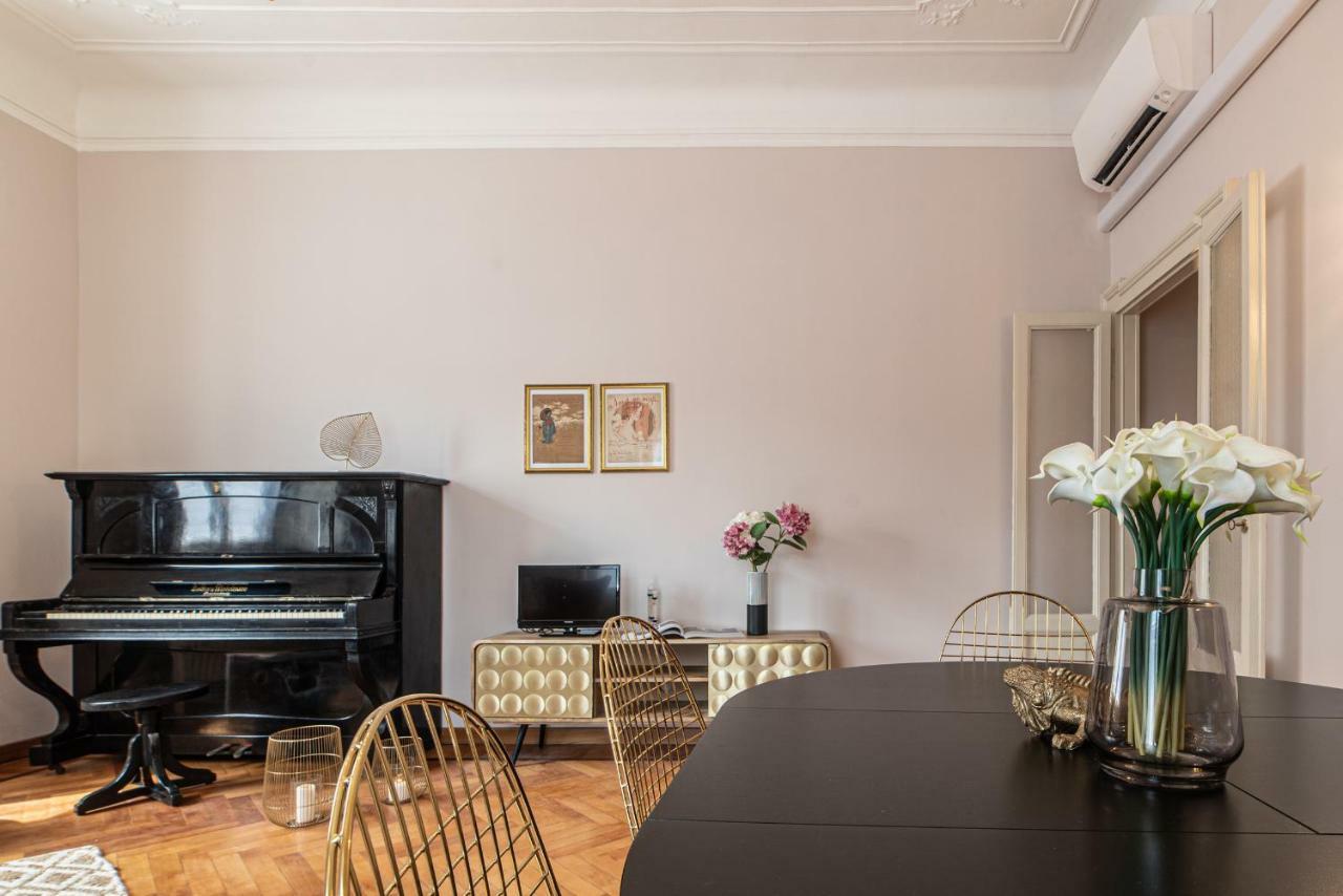 Joivy Sophisticated 3-Bed Flat With Desk Apartamento Milão Exterior foto