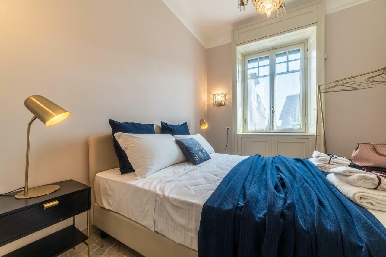 Joivy Sophisticated 3-Bed Flat With Desk Apartamento Milão Exterior foto